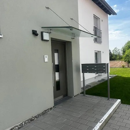 Dima Cozy Lakeside Appartement *